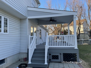 Lumberton Deck with roof